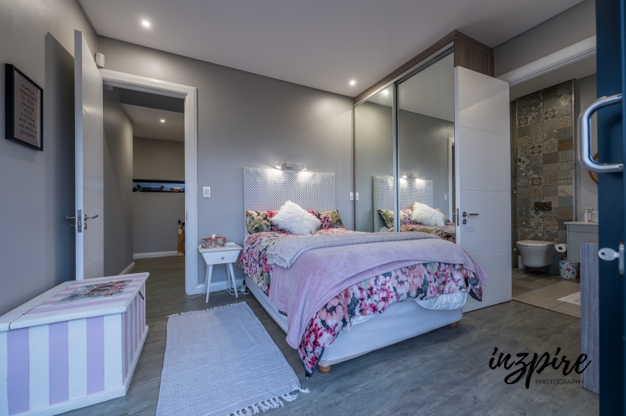 4 Bedroom Property for Sale in Village On Sea Western Cape